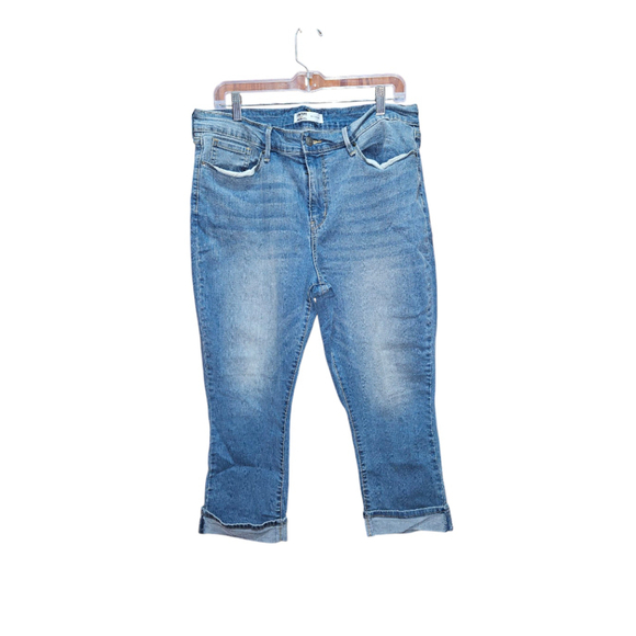 Levi Strauss Signature Capri Jeans Women's Size 16 Blue Denim - Picture 1 of 7